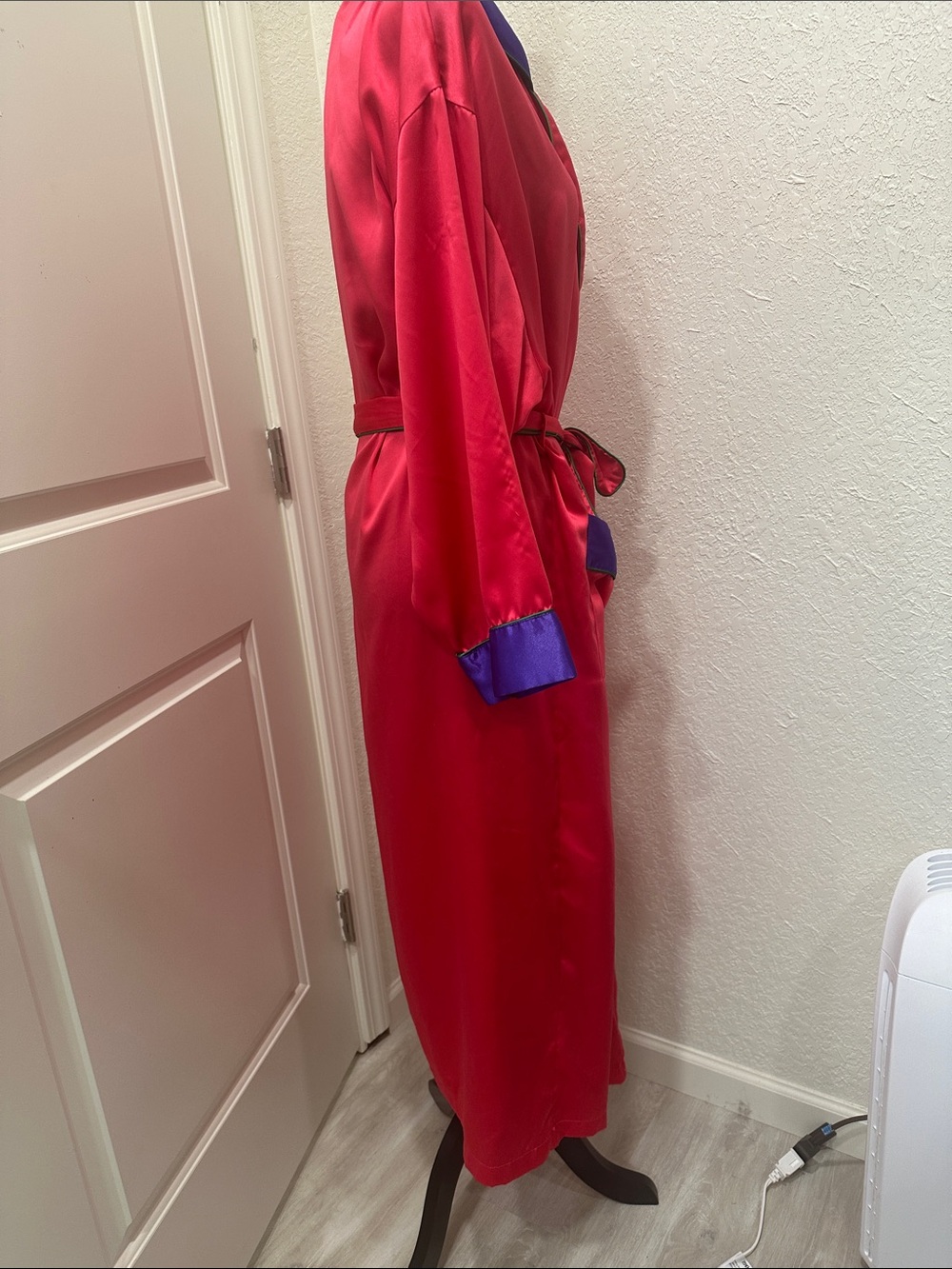 Victoria's Secret Gild Label Pink Satin Robe with Purple Trim M/L - Picture 8 of 15